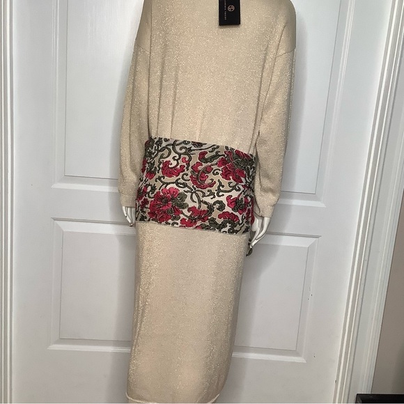 Alchemia Tricot gold shimmer Maxi sweater dress, elegant metallic knit V-neck - Picture 9 of 12